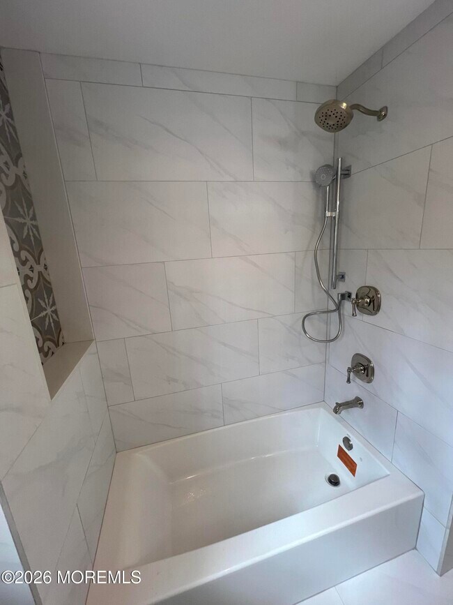 Building Photo - 33 Weaverville Rd