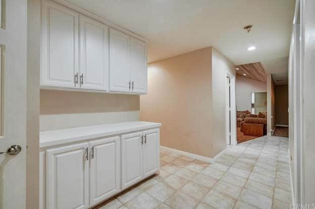 Building Photo - 7380 Live Oak Dr