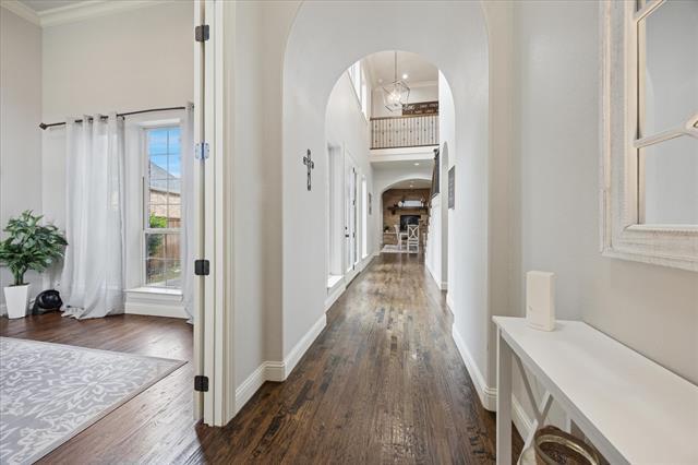 Building Photo - 580 Butchart Dr