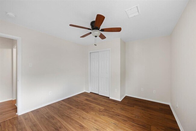 Building Photo - 1225 Tudor House Rd