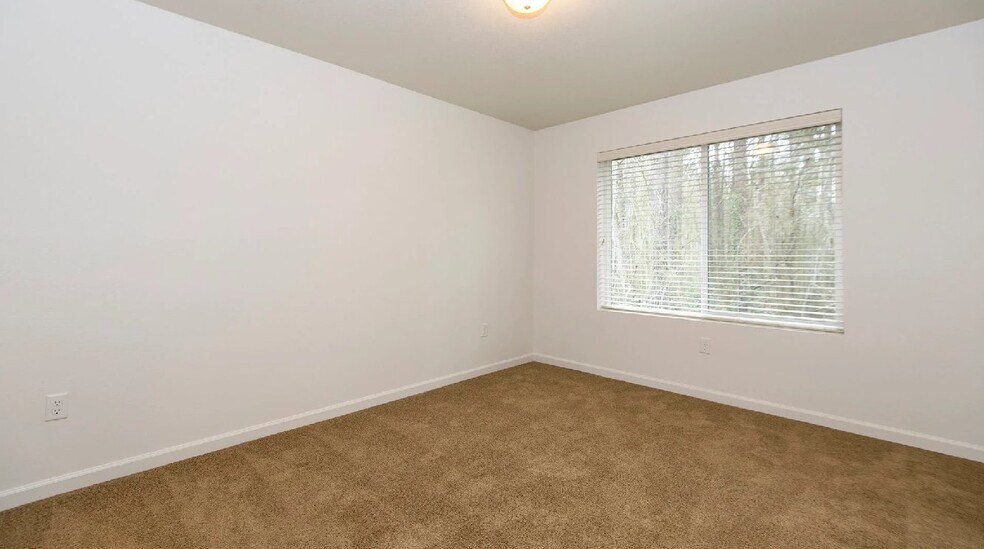 Building Photo - 9378 SW Mandamus Ct