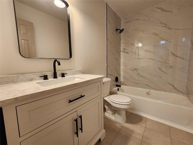 Building Photo - 424 Village Bluff Dr