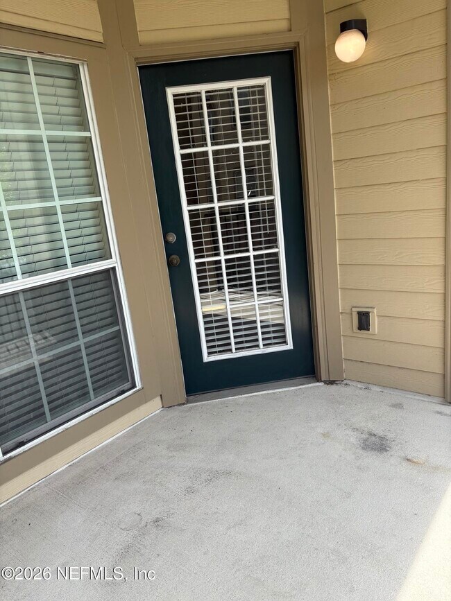 Building Photo - 7800 Point Meadows Dr