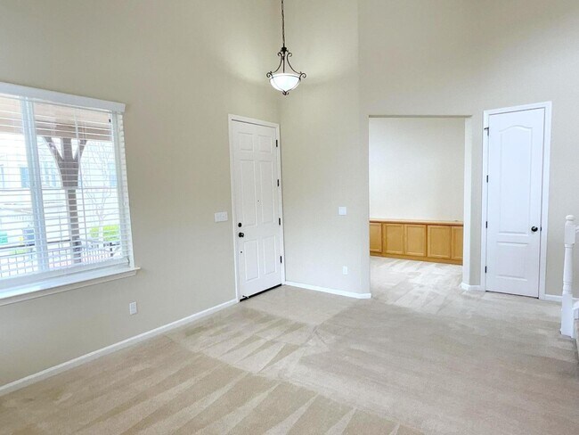 Building Photo - 6319 Byron Ln