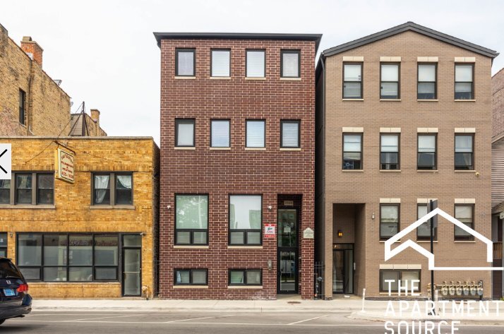 Building Photo - 2346 W Grand Ave