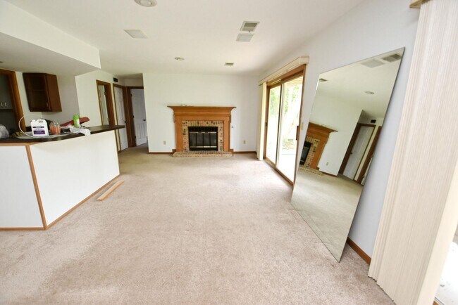 Building Photo - Waterfront Condo in Penn Schools District,...