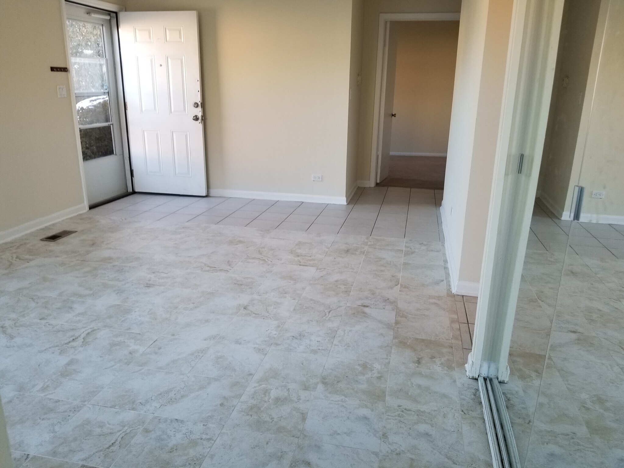 Building Photo - 1751 Queensbury Cir