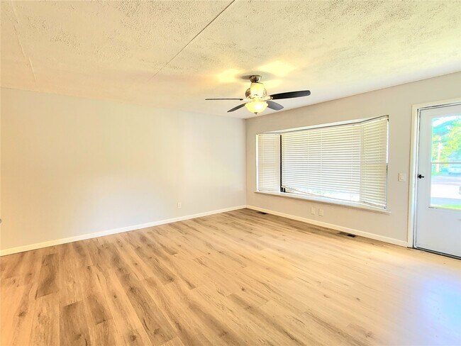 Building Photo - 809 Bordeaux Ct