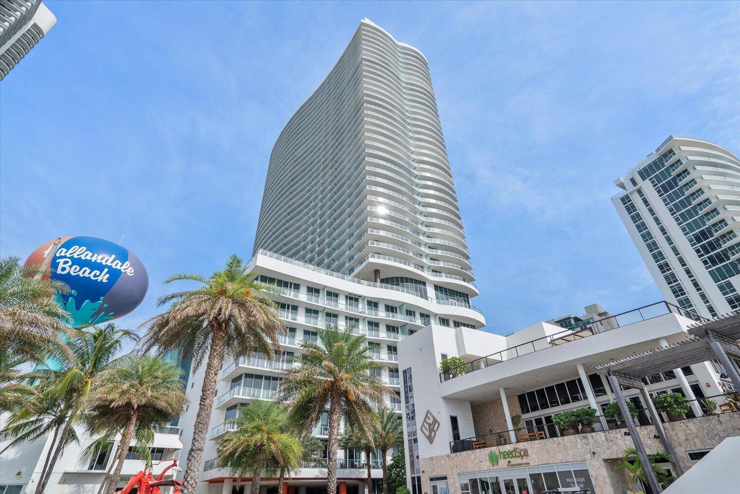 Building Photo - 4011 S Ocean Dr