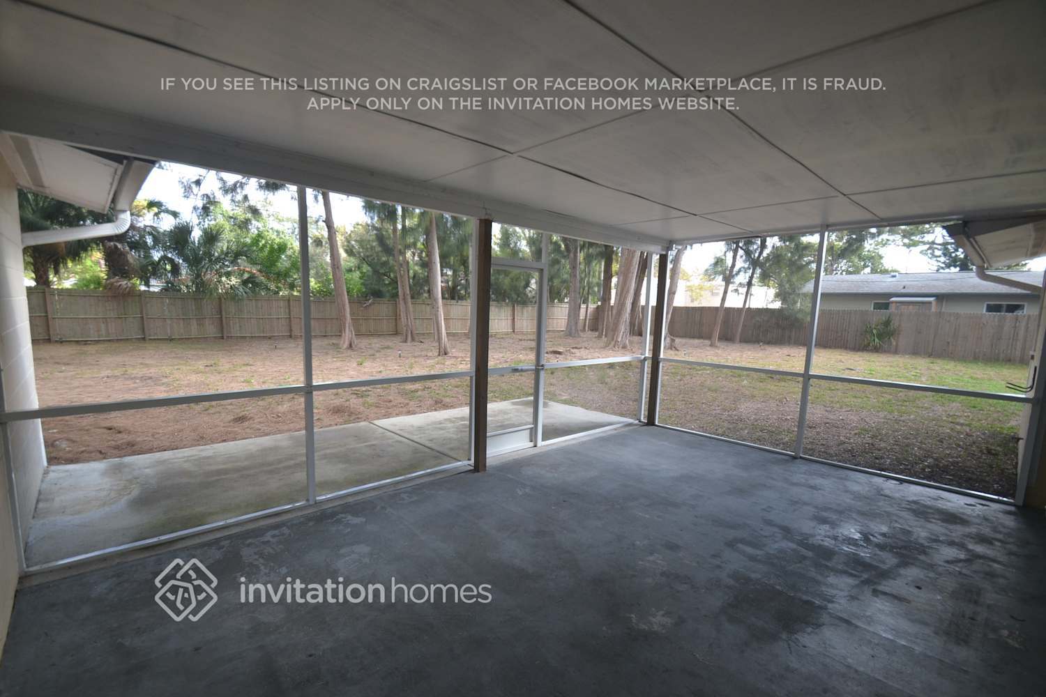 Building Photo - 130 NE Madison Cir N