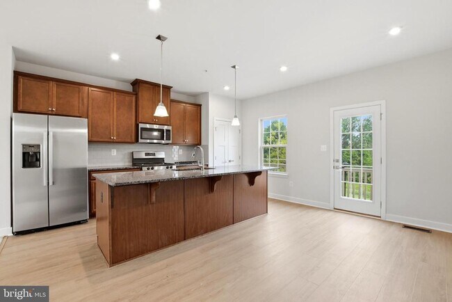 Building Photo - 9623 Tall Oaks Rd