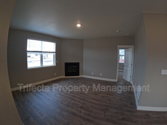 Building Photo - 1938 Raindrop Dr