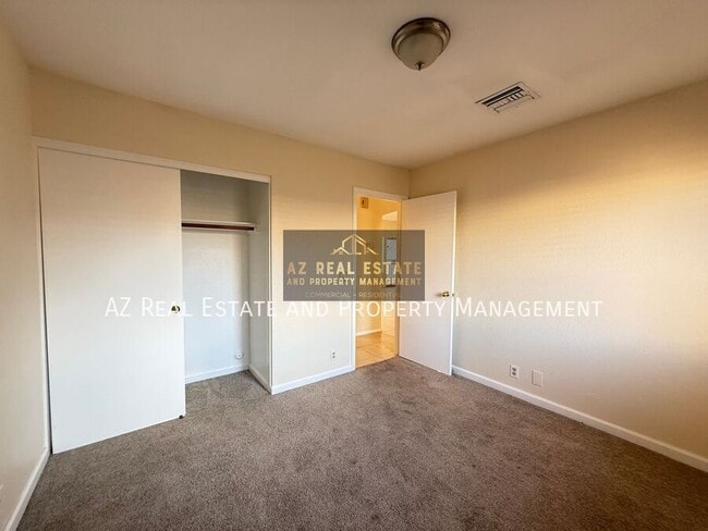 Building Photo - 8528 W Pershing Ave