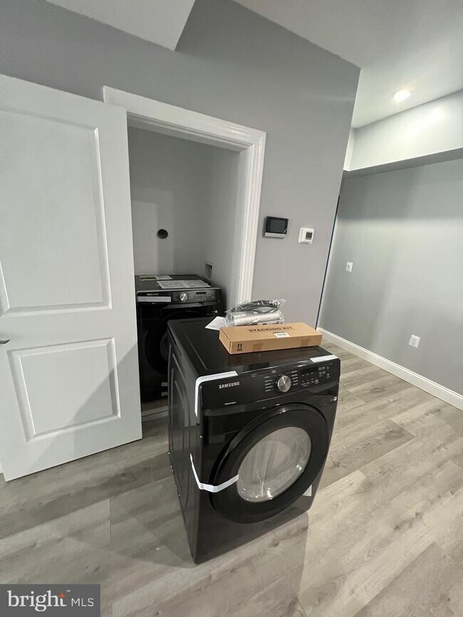 Building Photo - 1611-15 Ridge Ave