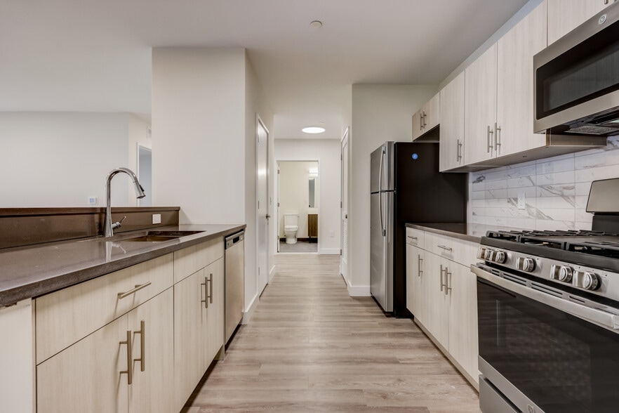 Primary Photo - The HIGHLAND