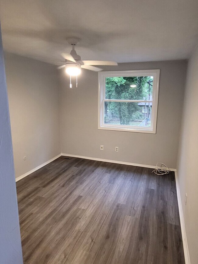 Building Photo - WELLINGTON OAKS