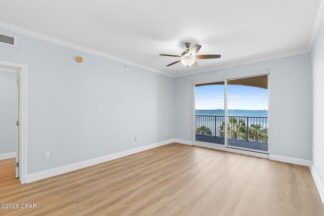 Building Photo - 2400 Grandiflora Blvd
