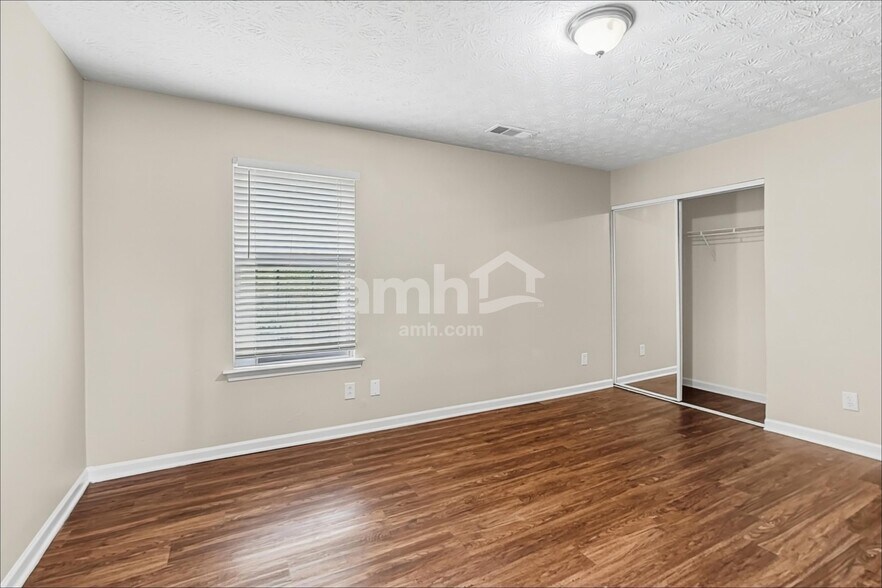 Building Photo - 6252 Whitetail Ct NW