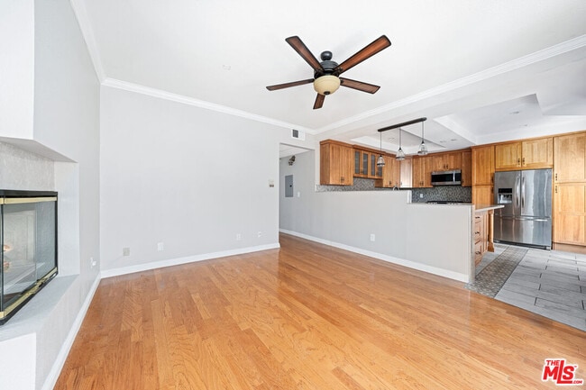 Building Photo - 14937 Dickens St