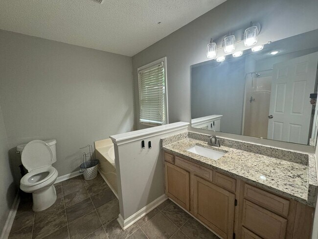 Building Photo - Wonderful Bogart Home in Pleasant Pines!