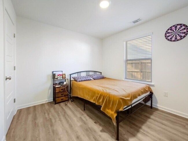 Building Photo - 11376 Camden Ct Cir
