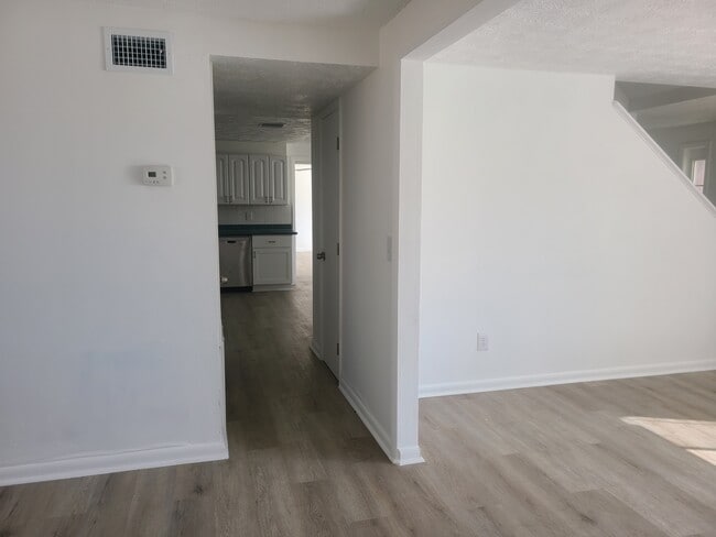 Building Photo - 6945 Cinderella Rd