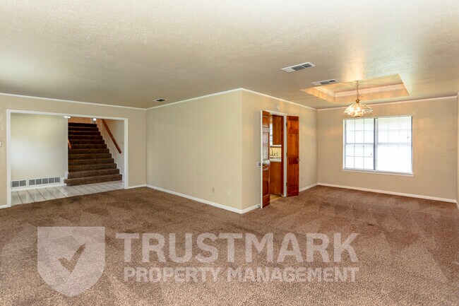 Building Photo - 1905 Elk Trail