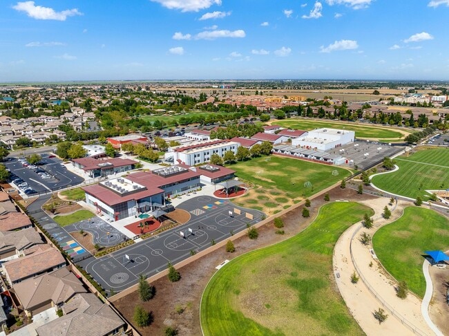 Building Photo - NICE TWO STORY TOWNHOME IN NATOMAS!