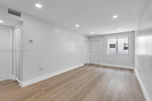 Building Photo - 560 NE 63rd St