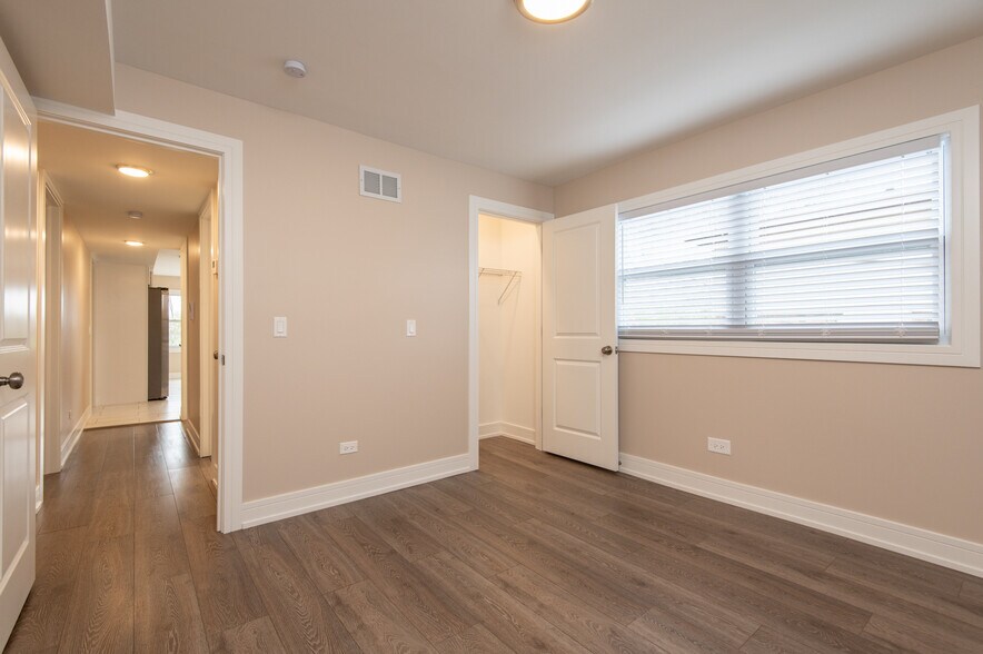 Building Photo - 8729 W 73rd Pl