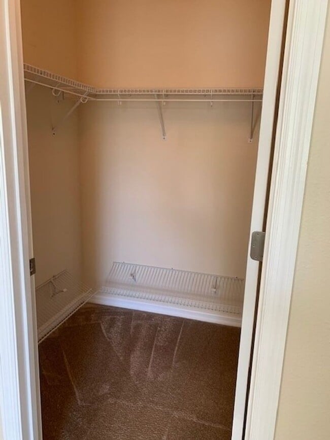 Building Photo - 3-story, 3/3.5, updated, townhome in the h...