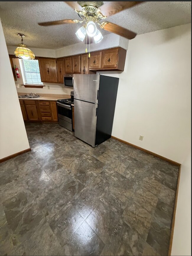 Building Photo - Now Leasing: Spacious 2-Bedroom, 1.5 or 2-Bath Units in a Prime Location!