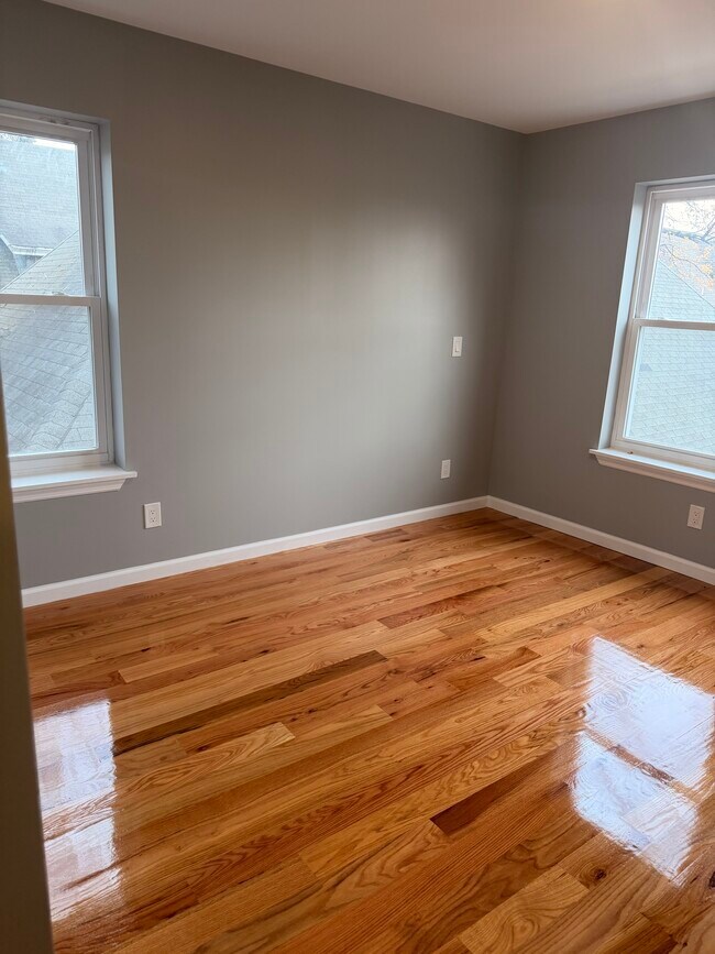 Building Photo - 288 S 7th St