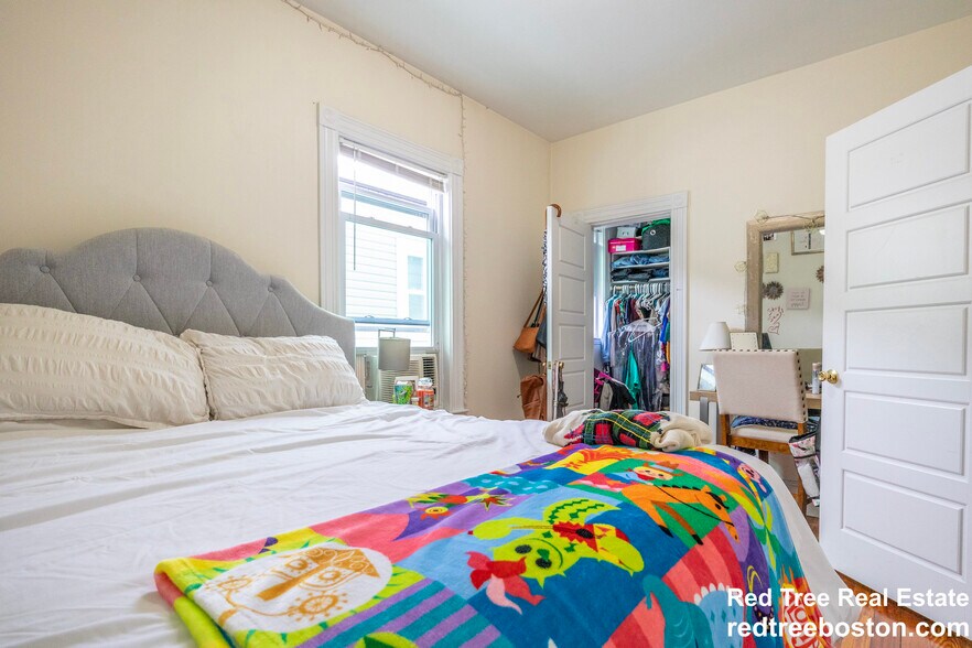 Building Photo - 35 Harbor View St