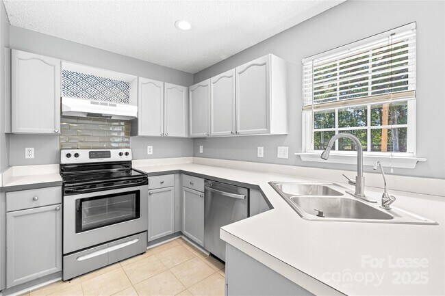 Building Photo - 2215 Genesis Dr
