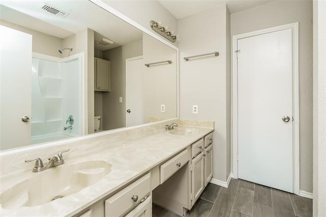 Building Photo - 930 Boxwood Dr