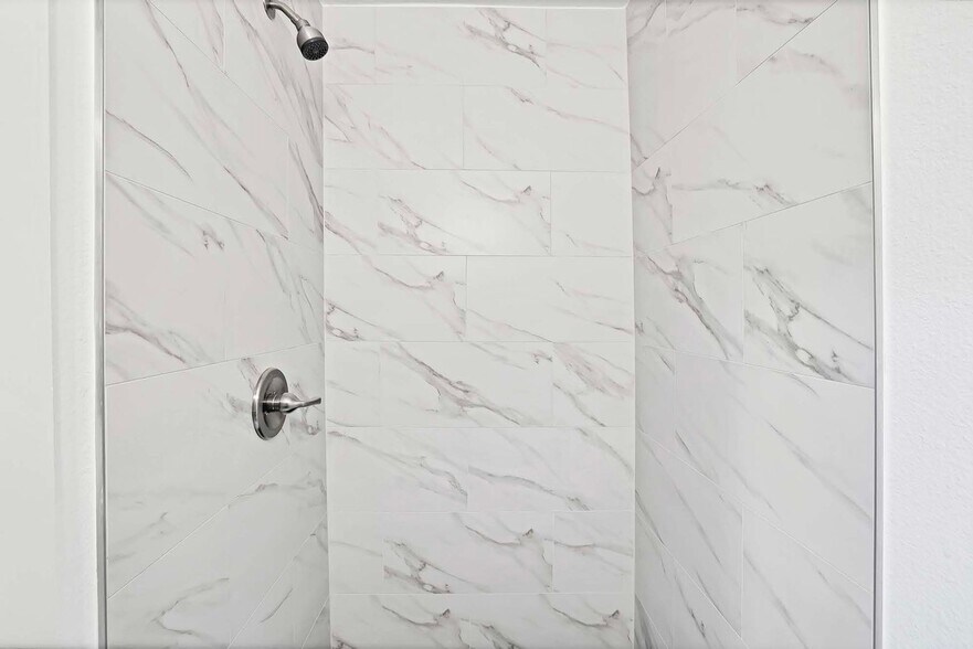 Building Photo - 1520 Valley View St