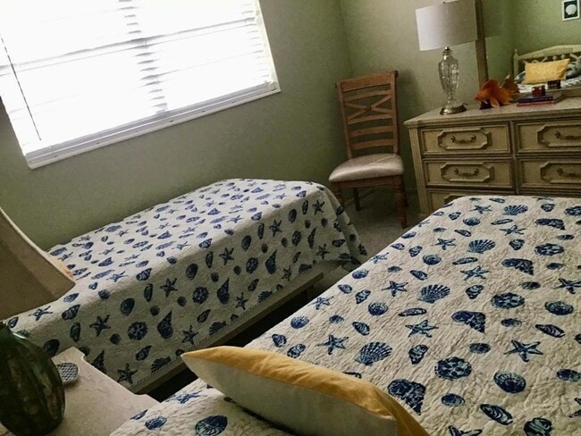 Building Photo - 2222 NE 1st Way