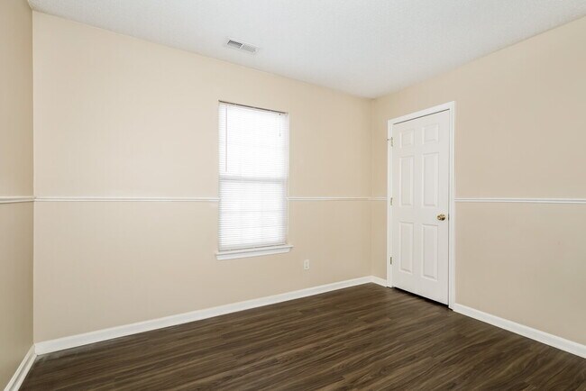 Building Photo - 5012 St Charles Dr