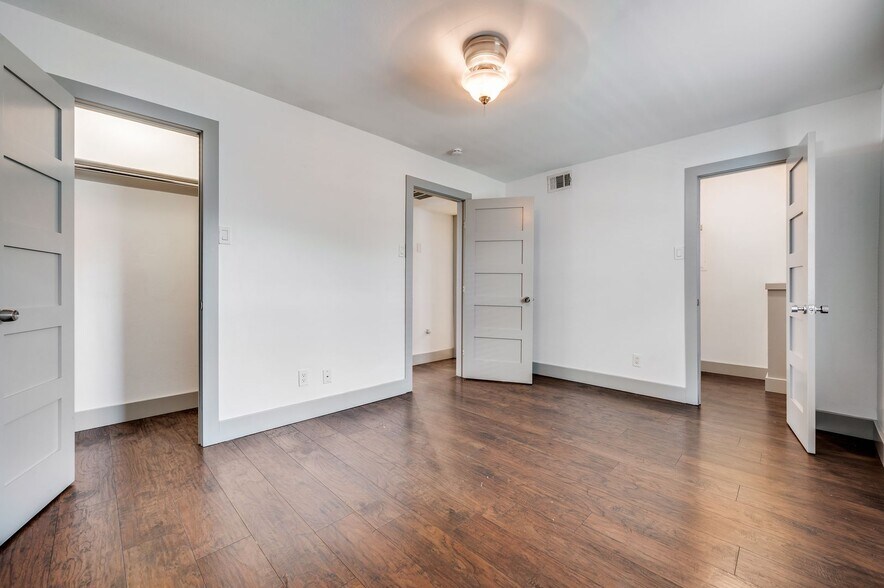 Building Photo - 4633 Fairmount St