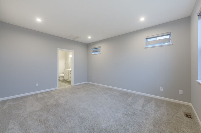 Building Photo - Awesome maple grove 5 bed 4 bath townhome! Pond views, 2 years old!