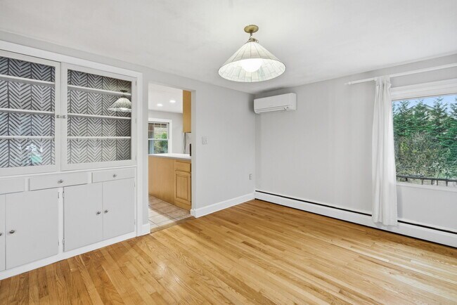 Building Photo - 1108 New Britain Ave