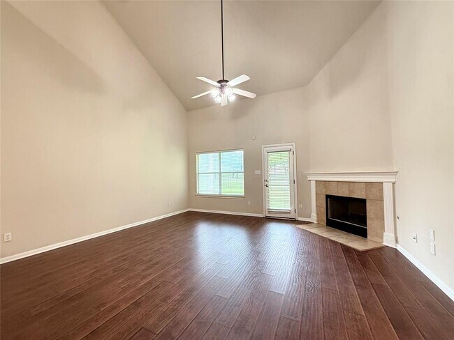 Building Photo - 4025 Meadow Bluff Way