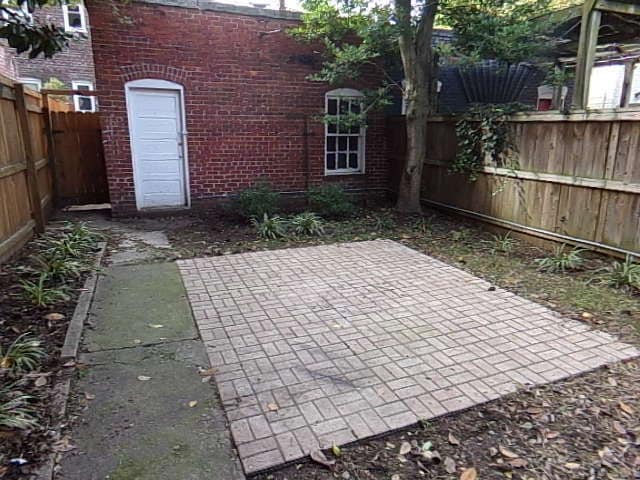 Building Photo - FLOY2107