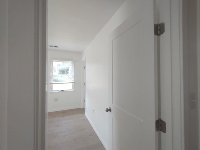 2nd bedroom - 211 Ash Ln