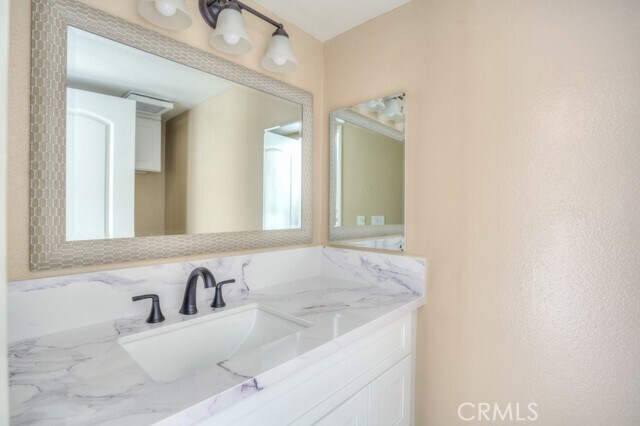 Building Photo - 313 S Almansor St