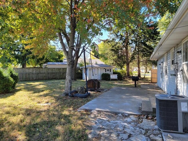 Building Photo - 5105 NE 44th St