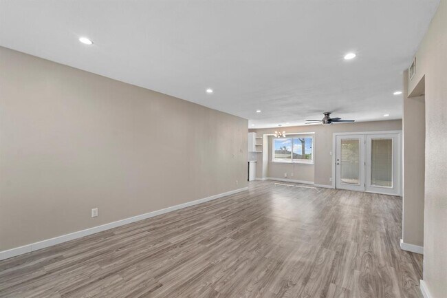 Building Photo - 10107 Floyd Dr