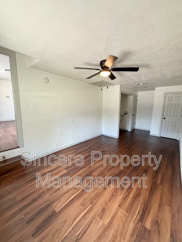 Building Photo - 9313 Mahler Pl