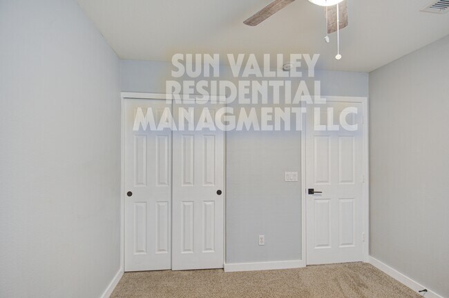 Building Photo - 17526 W Coyote Trail Dr